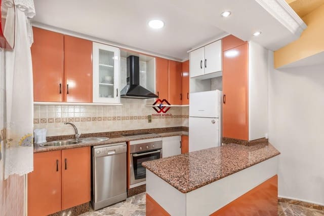 4 quarto Moradia em Banda para venda em Los Alcázares com garagem - 199 000 € (Ref: 9825196)