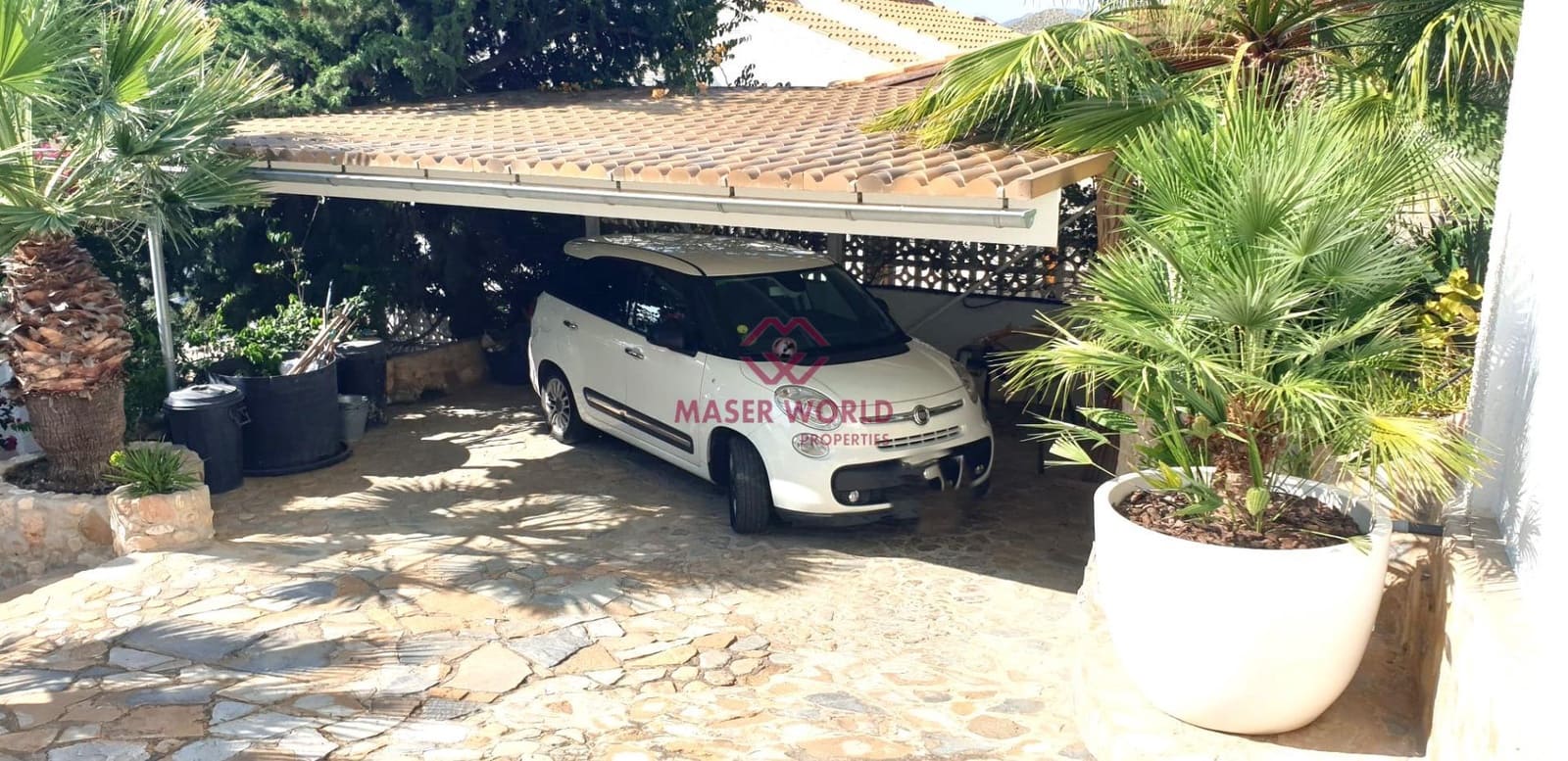 5 bedroom Villa for sale in Isla Plana with pool garage - € 834,000 (Ref: 9900393)