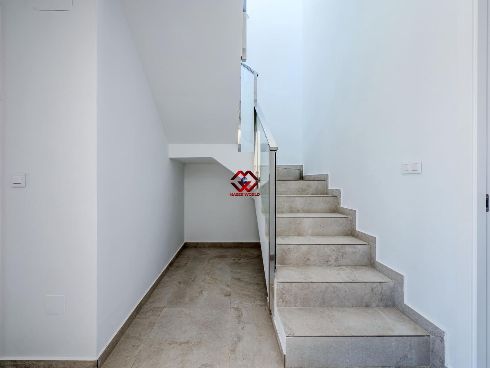 3 slaapkamer Villa te koop in Algorfa met zwembad garage - € 489.000 (Ref: 9910977)