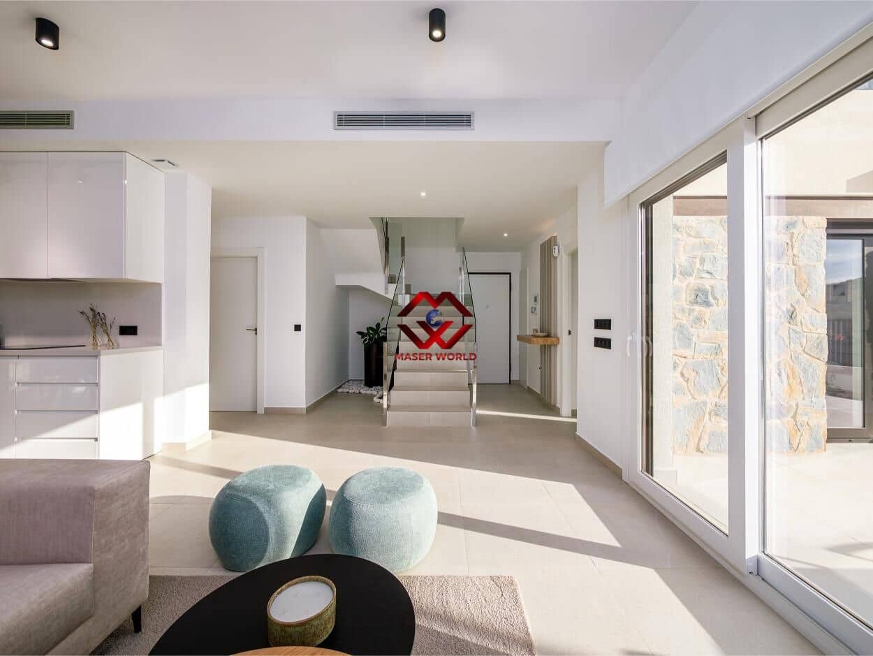 Chalet de 3 habitaciones en Finestrat en venta con piscina - 735.950 € (Ref: 9910979)