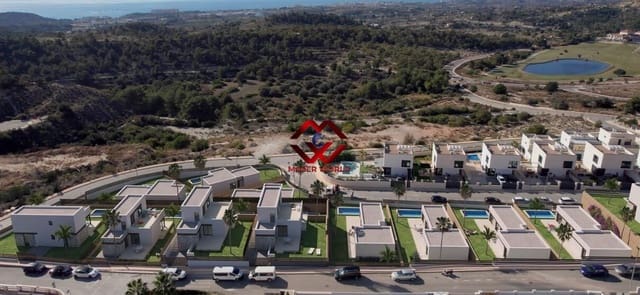 Chalet de 3 habitaciones en Finestrat en venta con piscina - 735.950 € (Ref: 9910979)