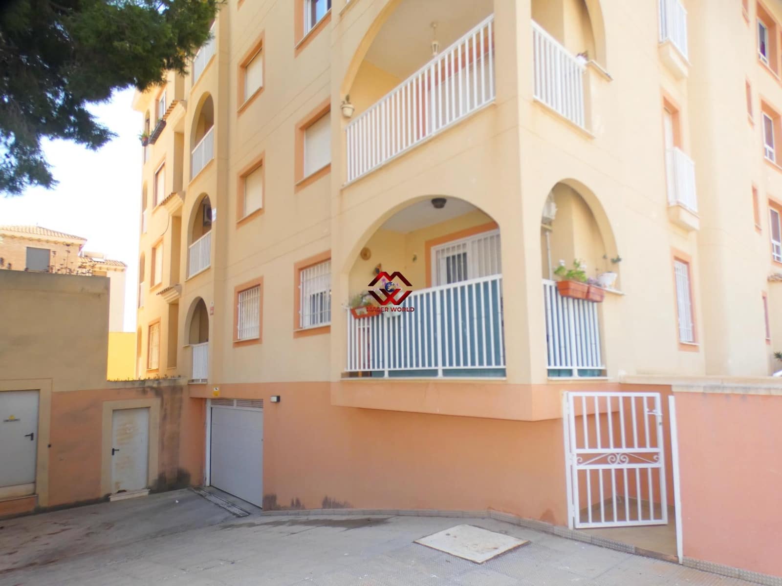 2 soveværelse Lejlighed til salg i Puerto de Mazarron med swimmingpool garage - € 130.000 (Ref: 9947872)