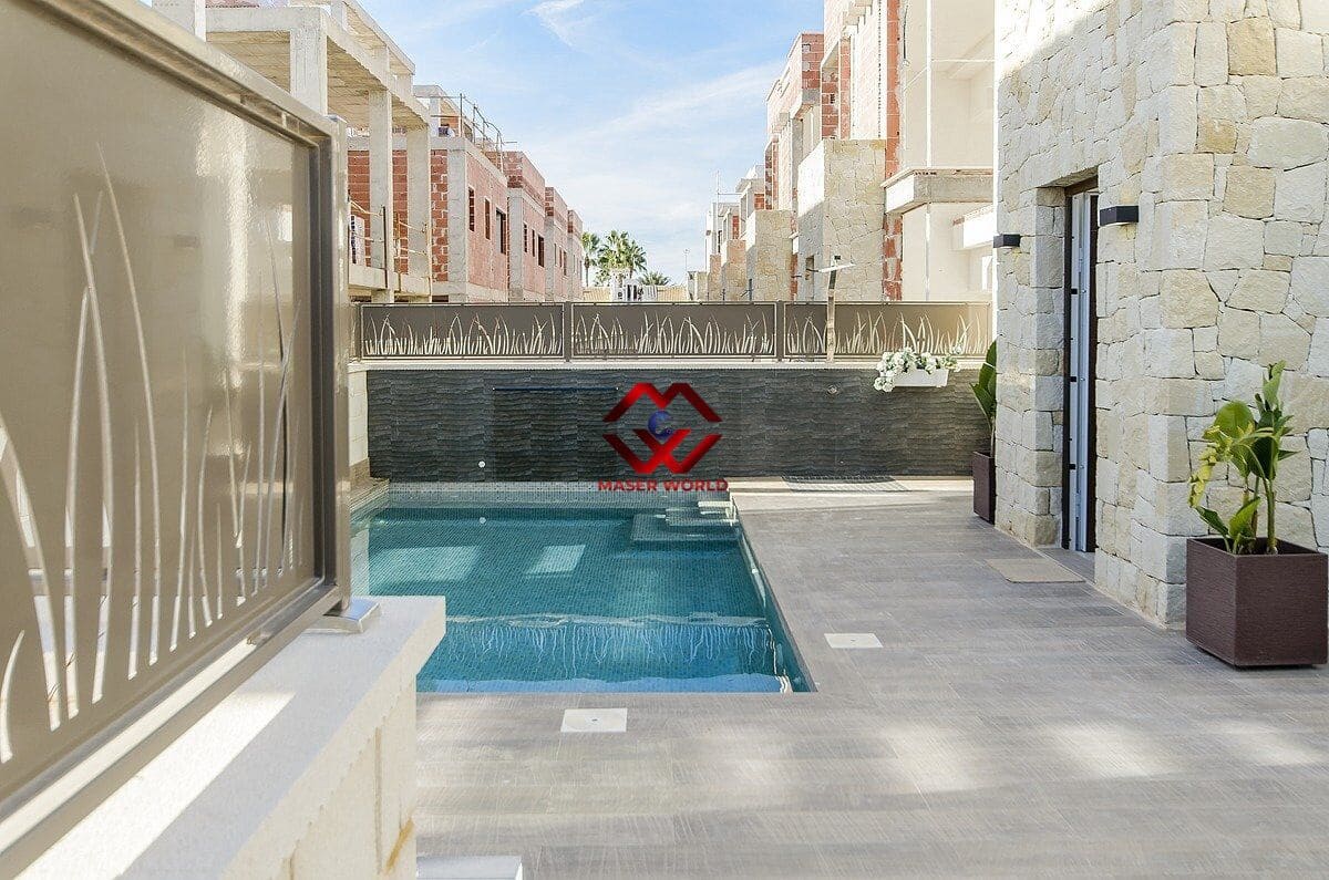 5 quarto Moradia para venda em Los Montesinos com piscina garagem - 780 000 € (Ref: 9955114)