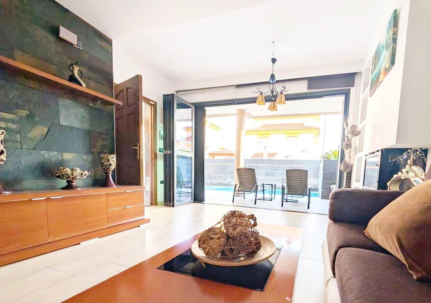 3 bedroom Villa for sale in Alamillo with pool - € 315,000 (Ref: 9978773)