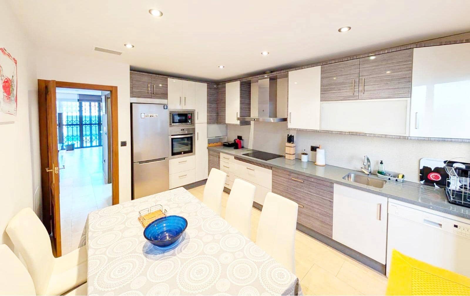 3 bedroom Villa for sale in Alamillo with pool - € 315,000 (Ref: 9978773)