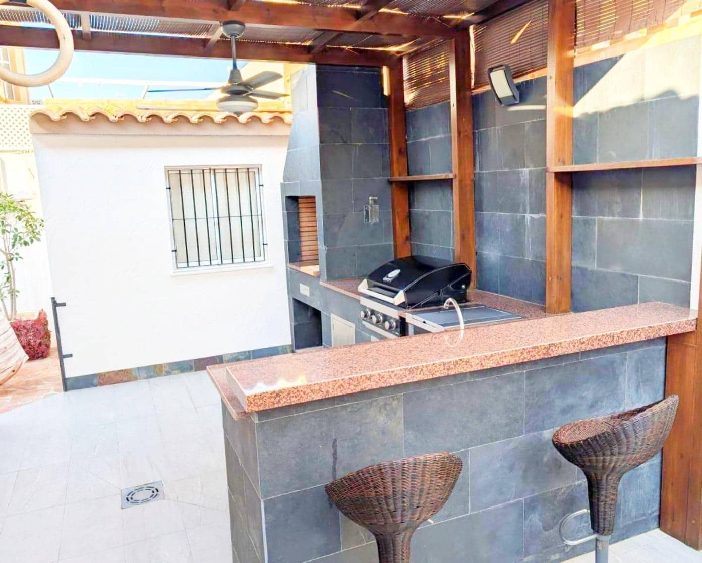 3 bedroom Villa for sale in Alamillo with pool - € 315,000 (Ref: 9978773)