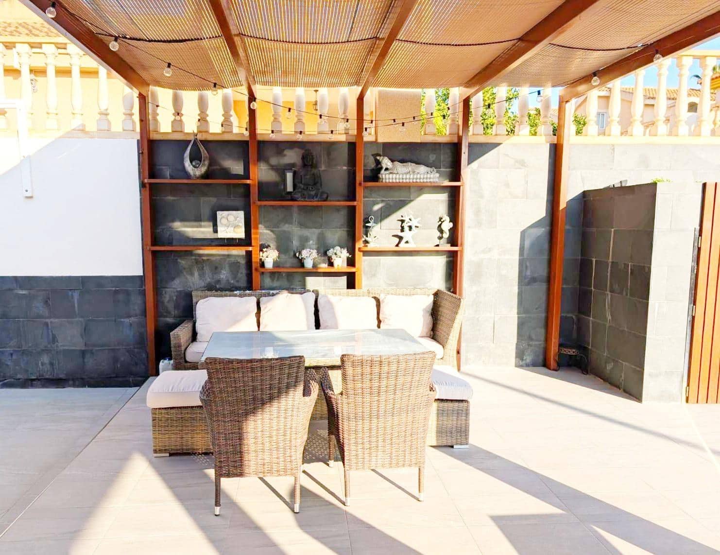 3 bedroom Villa for sale in Alamillo with pool - € 315,000 (Ref: 9978773)
