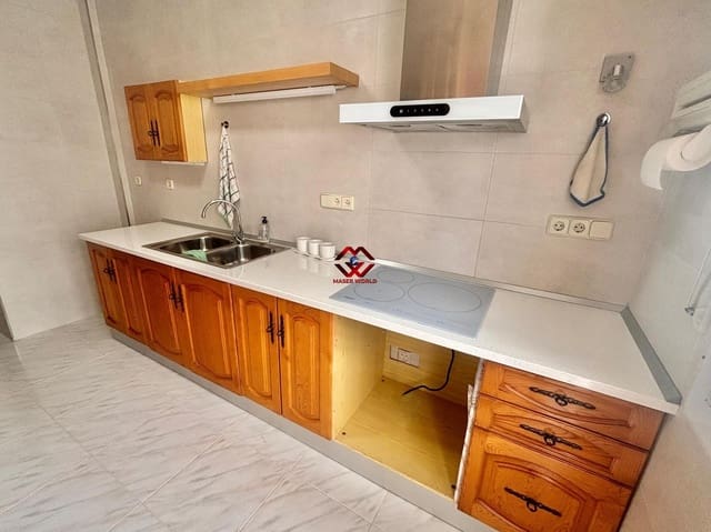 4 bedroom Villa for sale in San Javier with garage - € 399,000 (Ref: 9995179)
