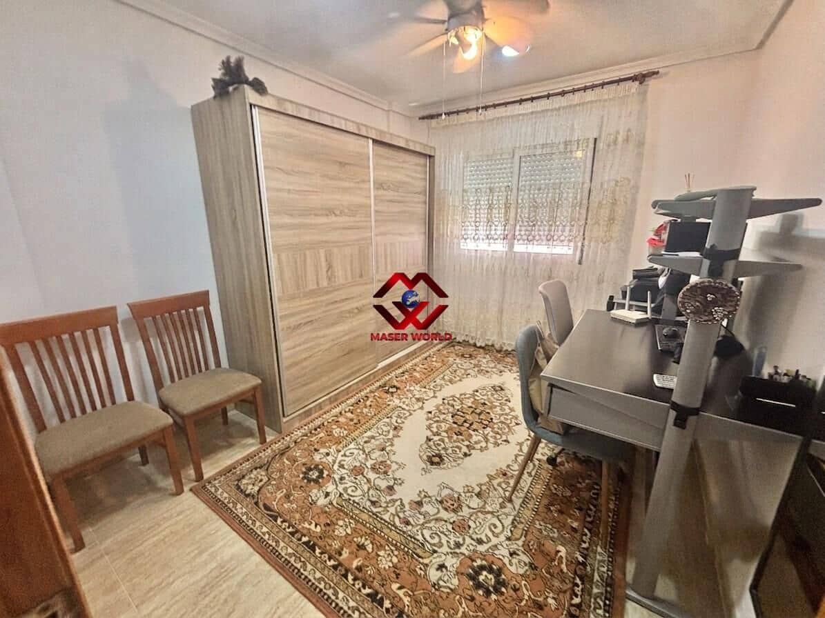 Chalet de 3 habitaciones en Roda en venta con garaje - 275.000 € (Ref: 9995184)