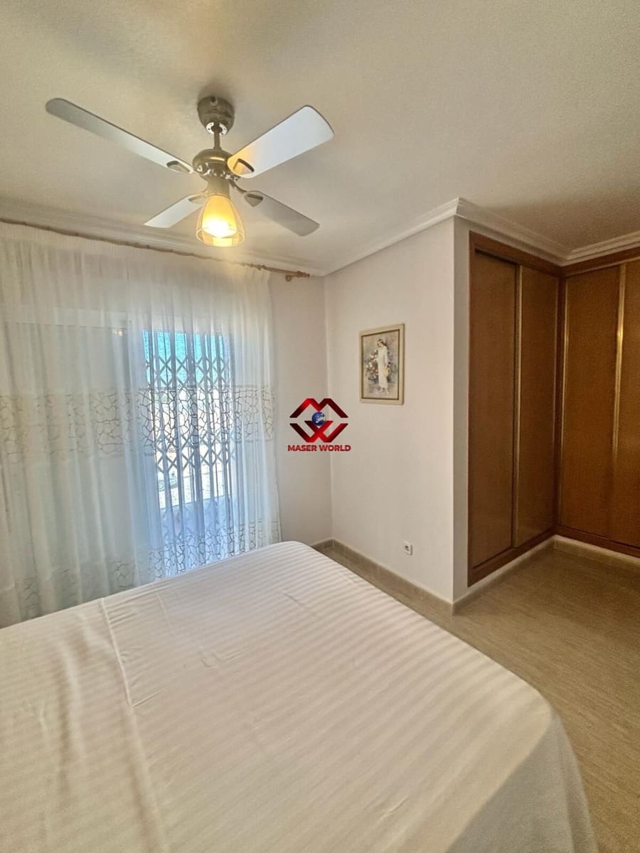 Chalet de 3 habitaciones en Roda en venta con garaje - 275.000 € (Ref: 9995184)
