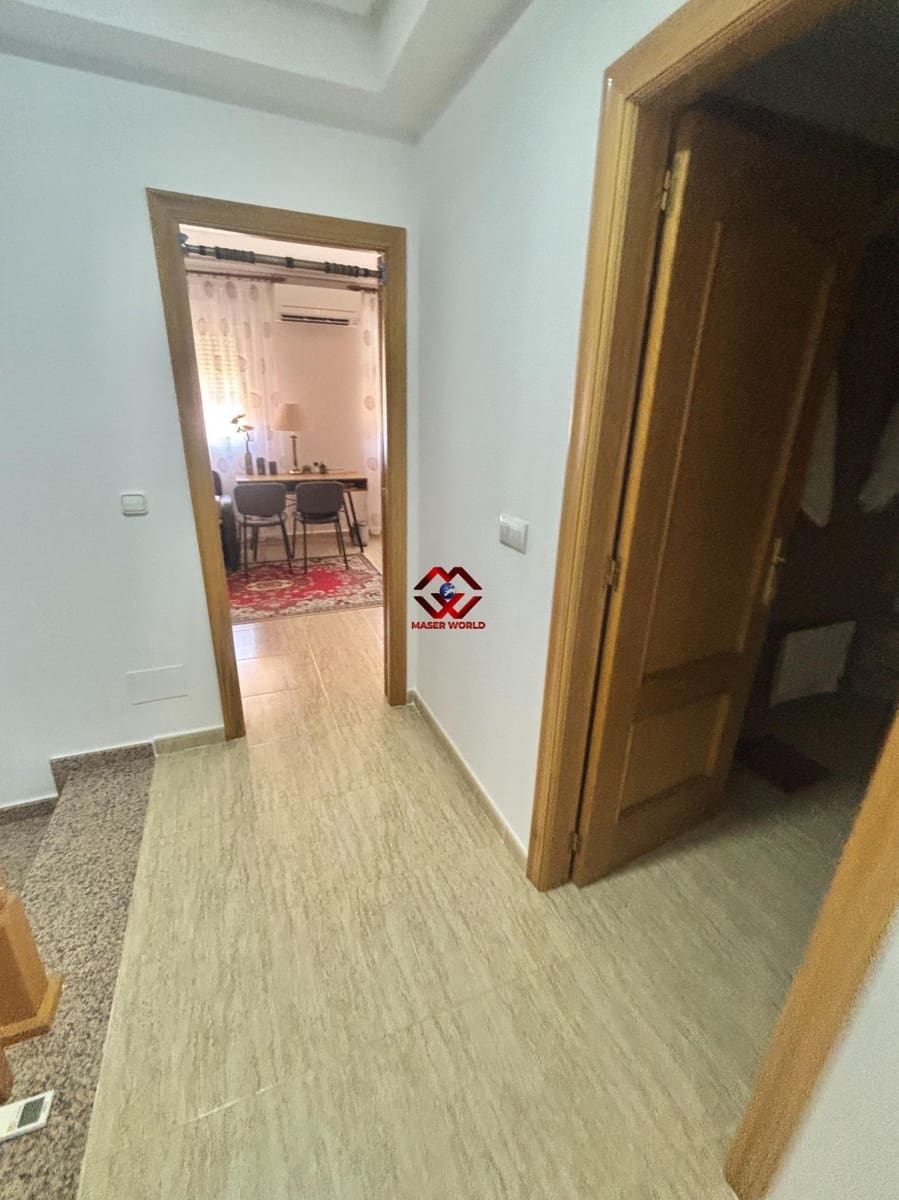 Chalet de 3 habitaciones en Roda en venta con garaje - 275.000 € (Ref: 9995184)