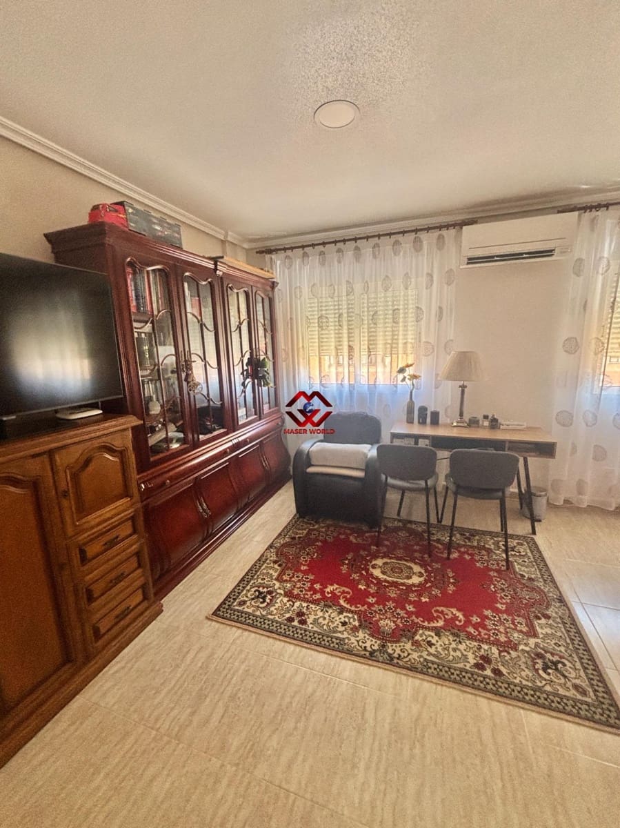 Chalet de 3 habitaciones en Roda en venta con garaje - 275.000 € (Ref: 9995184)