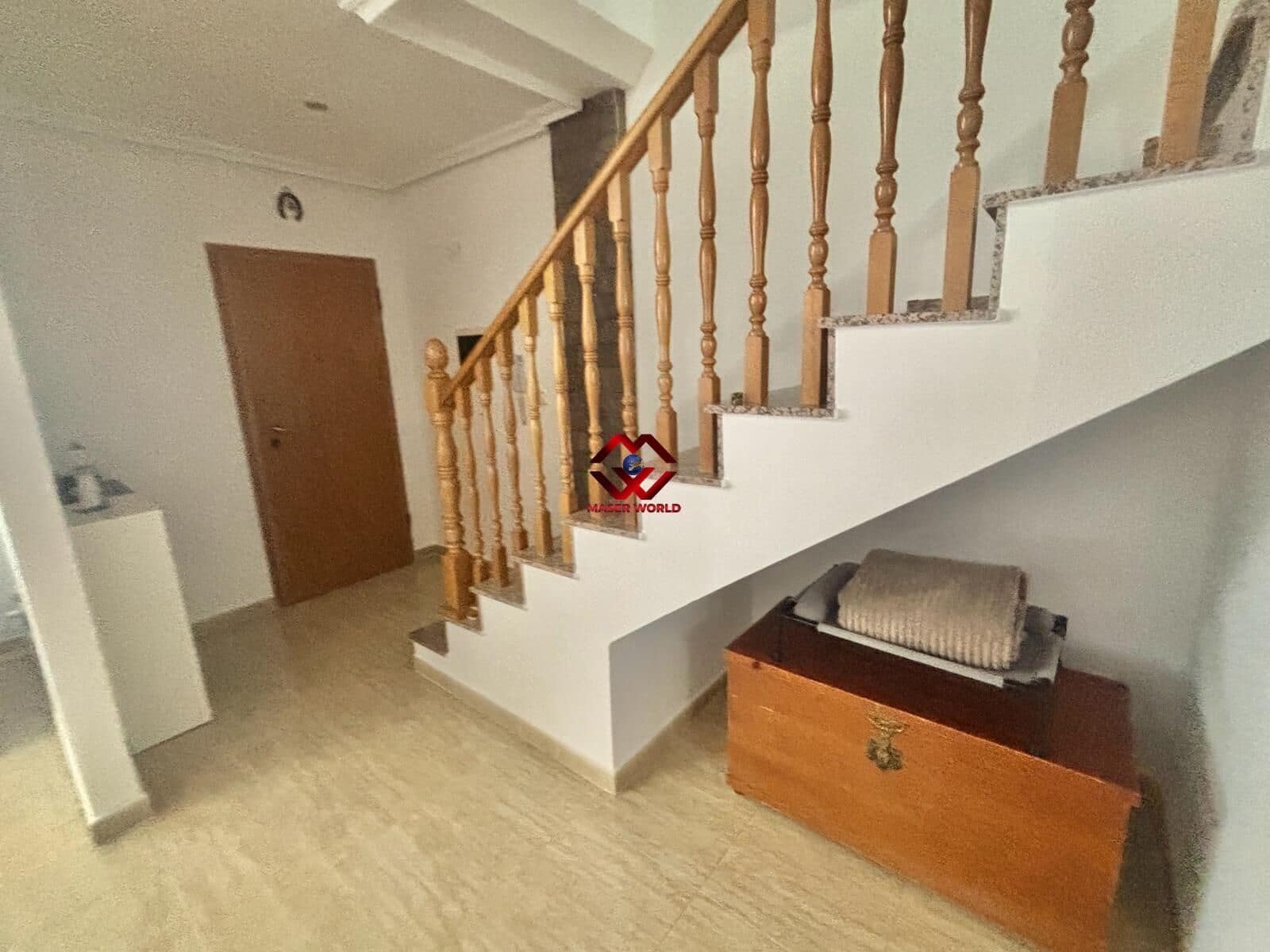 Chalet de 3 habitaciones en Roda en venta con garaje - 275.000 € (Ref: 9995184)