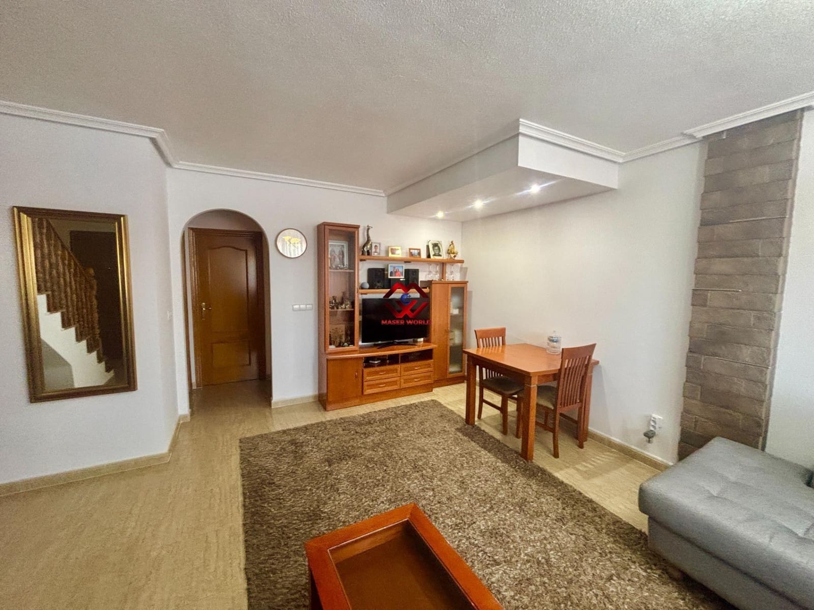 Chalet de 3 habitaciones en Roda en venta con garaje - 275.000 € (Ref: 9995184)