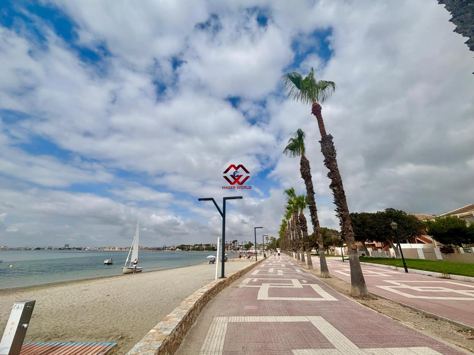 Chalet de 3 habitaciones en Roda en venta con garaje - 275.000 € (Ref: 9995184)
