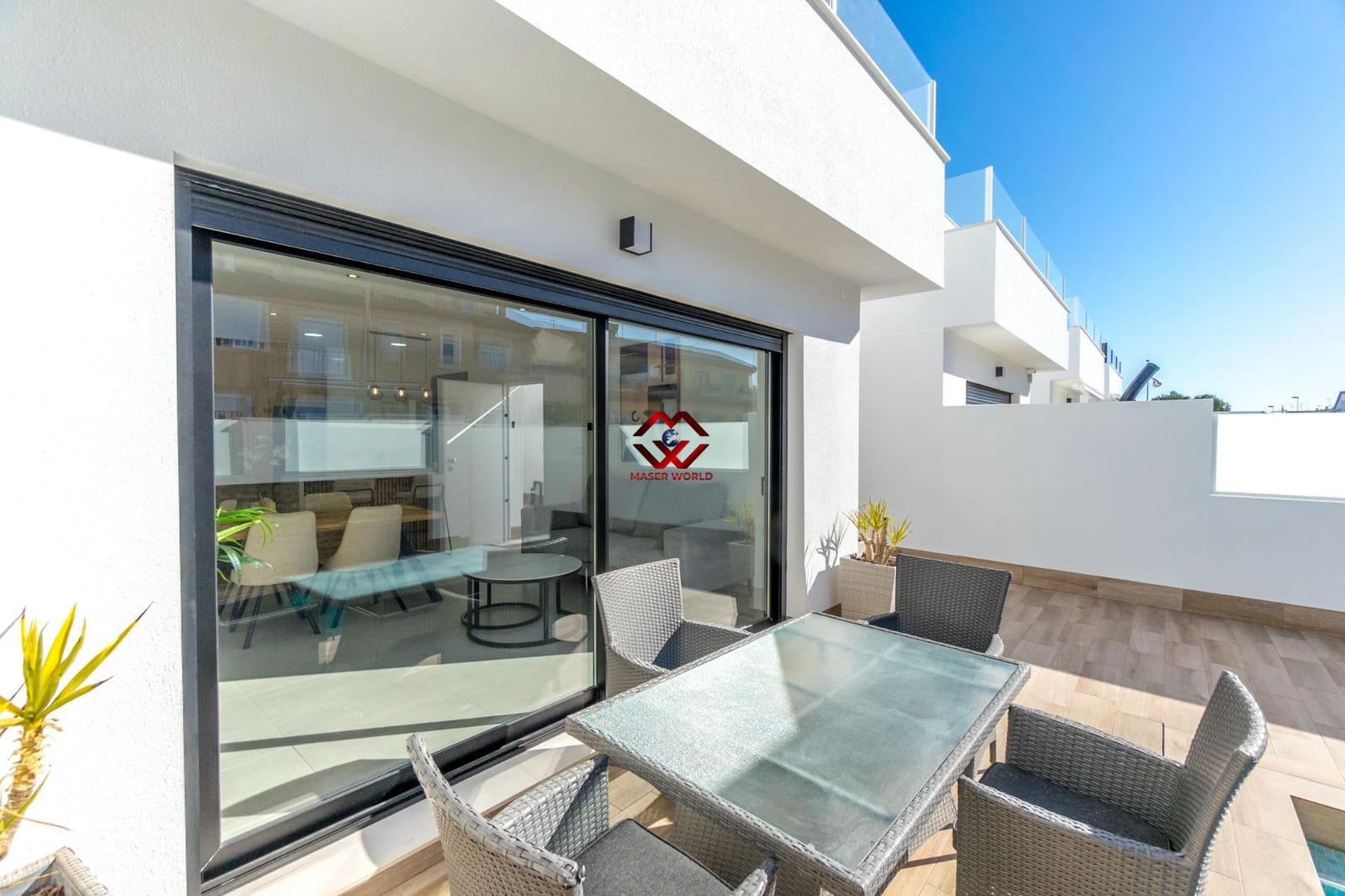 3 soveværelse Semi-Rækkehus til salg i San Pedro del Pinatar med swimmingpool garage - € 380.000 (Ref: 9995190)