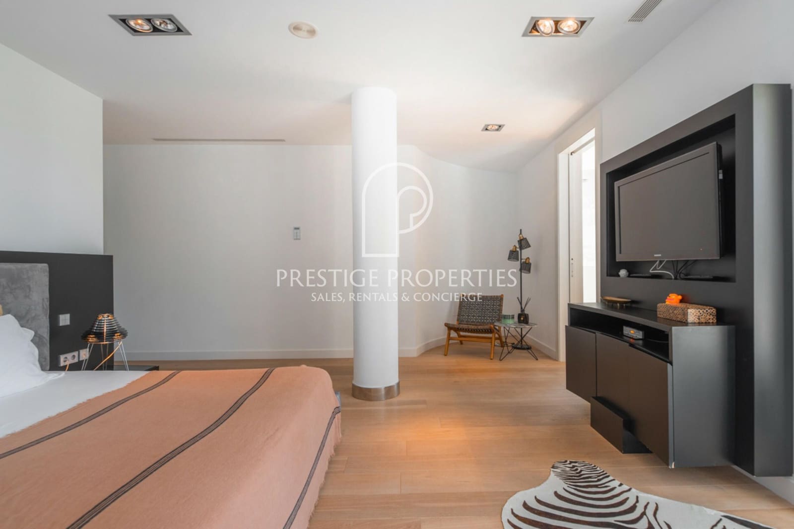 7 soveværelse Villa til salg i Santa Eulalia / Santa Eularia med swimmingpool garage - € 6.950.000 (Ref: 10014960)