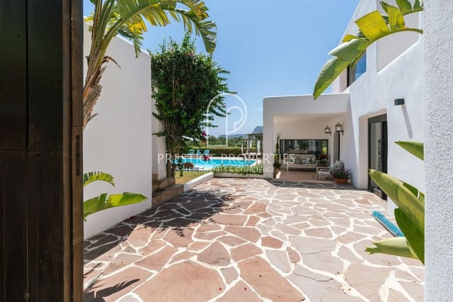 6 bedroom Finca/Country House for sale in San Jose / Sant Josep de Sa Talaia with pool garage - € 4,400,000 (Ref: 10026637)