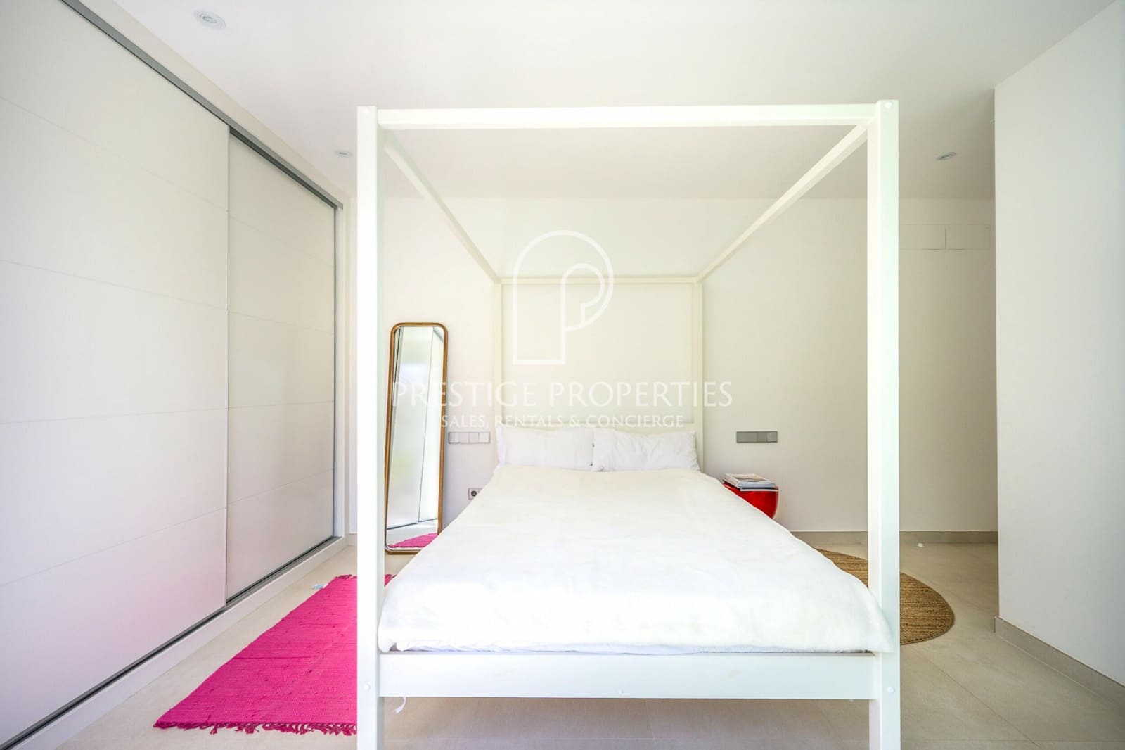 2 quarto Apartamento para venda em Santa Eulalia / Santa Eularia com piscina garagem - 1 050 000 € (Ref: 10034805)