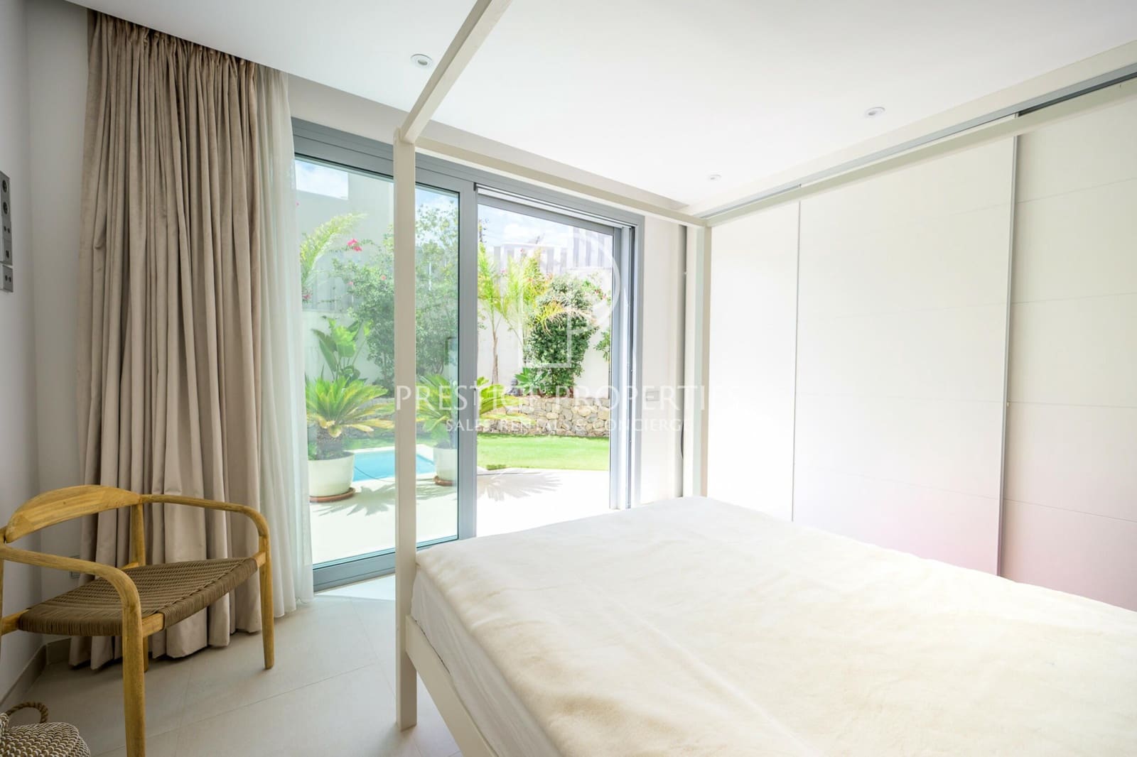 2 quarto Apartamento para venda em Santa Eulalia / Santa Eularia com piscina garagem - 1 050 000 € (Ref: 10034805)