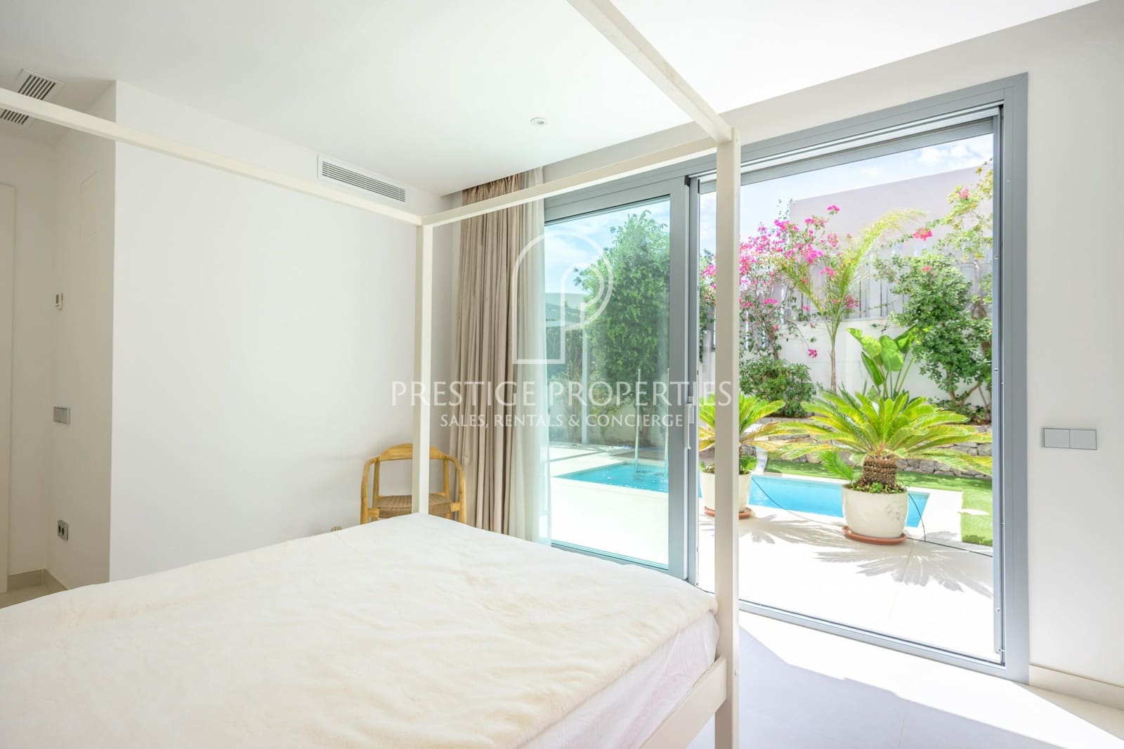 2 quarto Apartamento para venda em Santa Eulalia / Santa Eularia com piscina garagem - 1 050 000 € (Ref: 10034805)