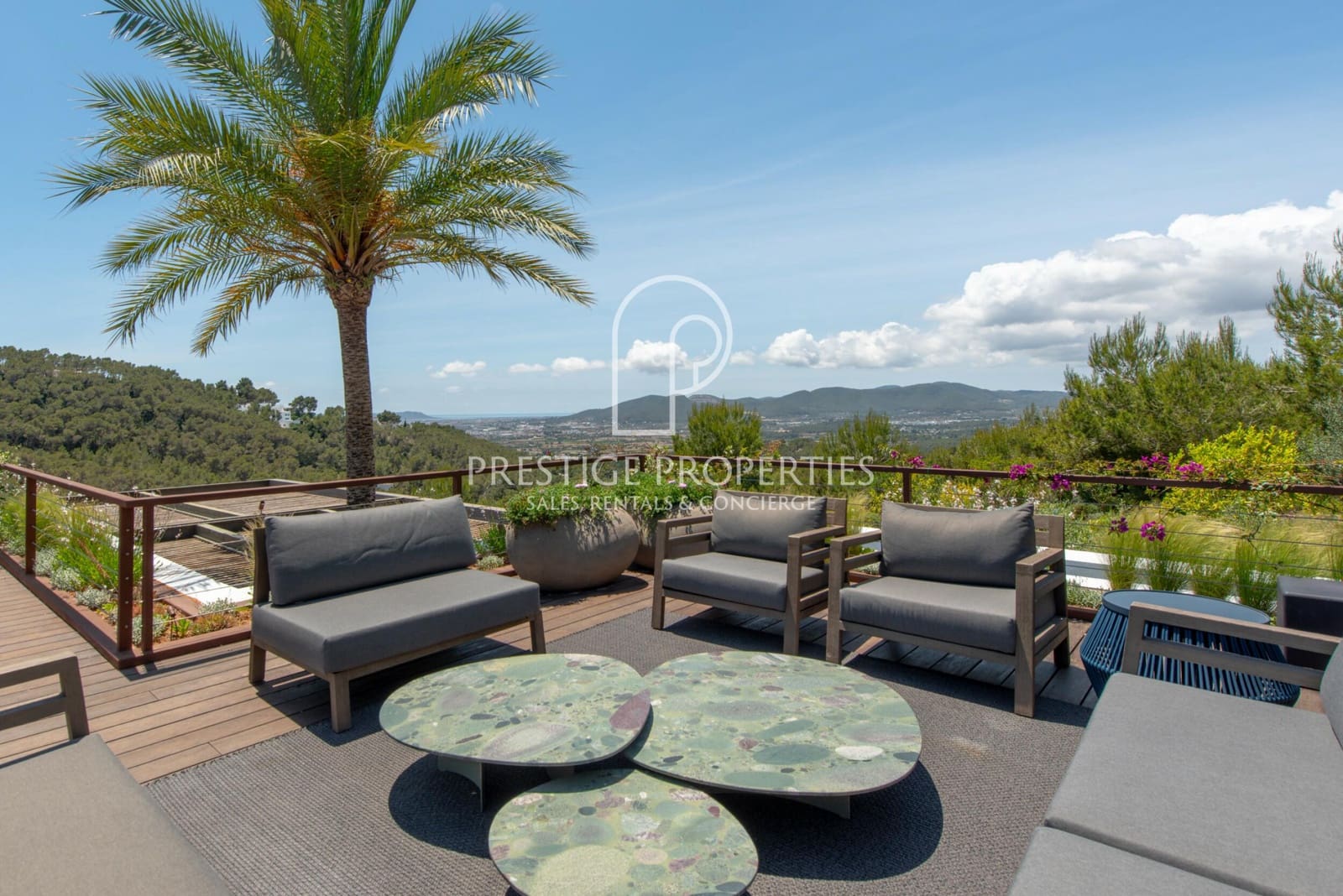 7 chambre Villa/Maison à vendre à Santa Eulalia / Santa Eularia avec piscine garage - 15 950 000 € (Ref: 10040235)