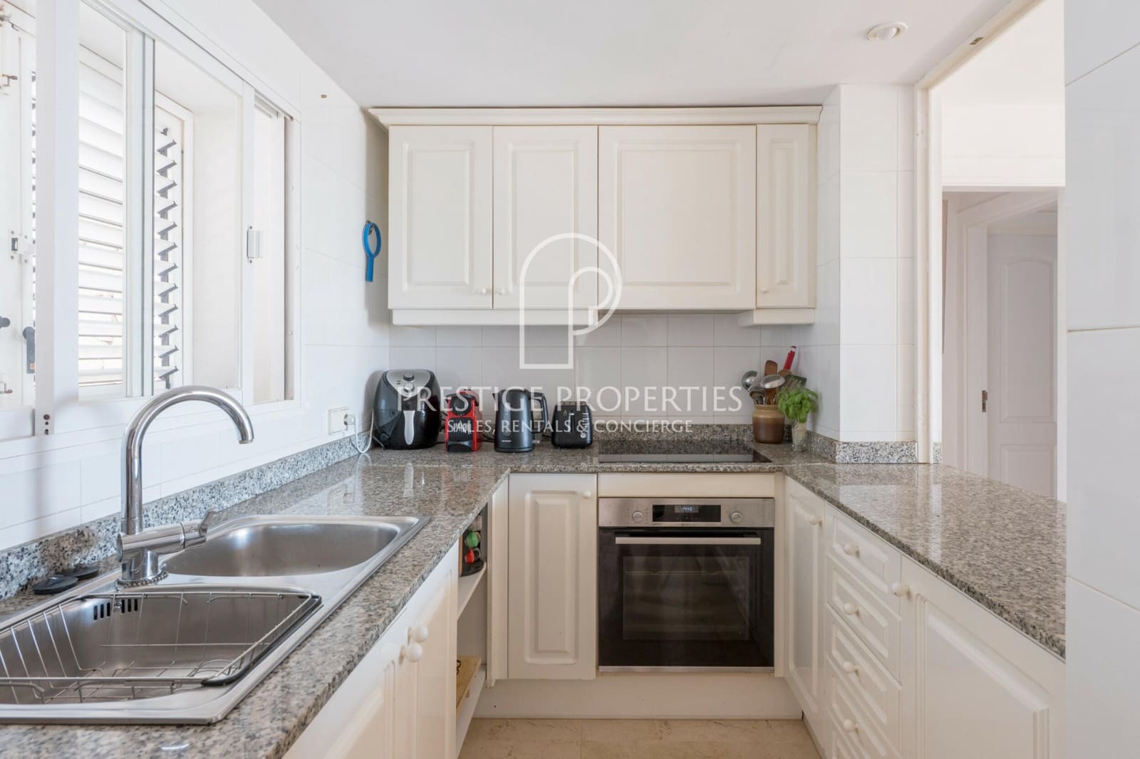 2 bedroom Apartment for sale in Santa Eulalia / Santa Eularia with pool garage - € 680,000 (Ref: 10113484)