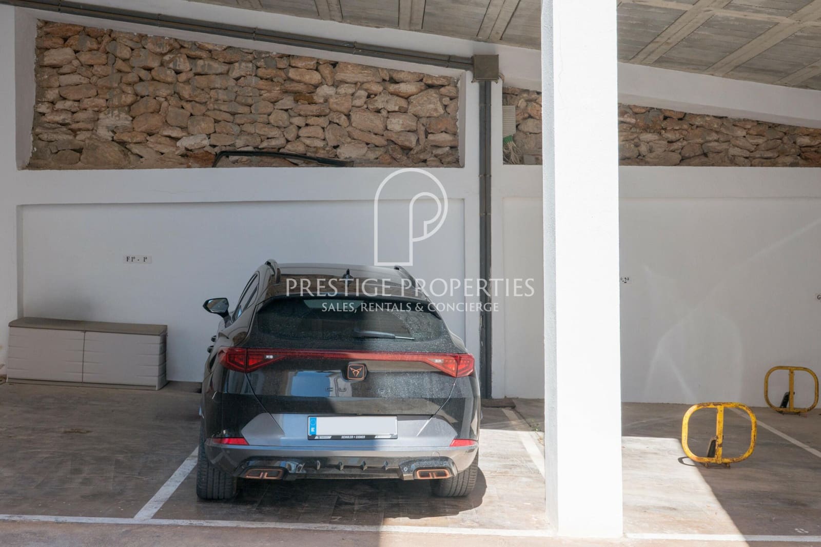 2 bedroom Apartment for sale in Santa Eulalia / Santa Eularia with pool garage - € 680,000 (Ref: 10113484)