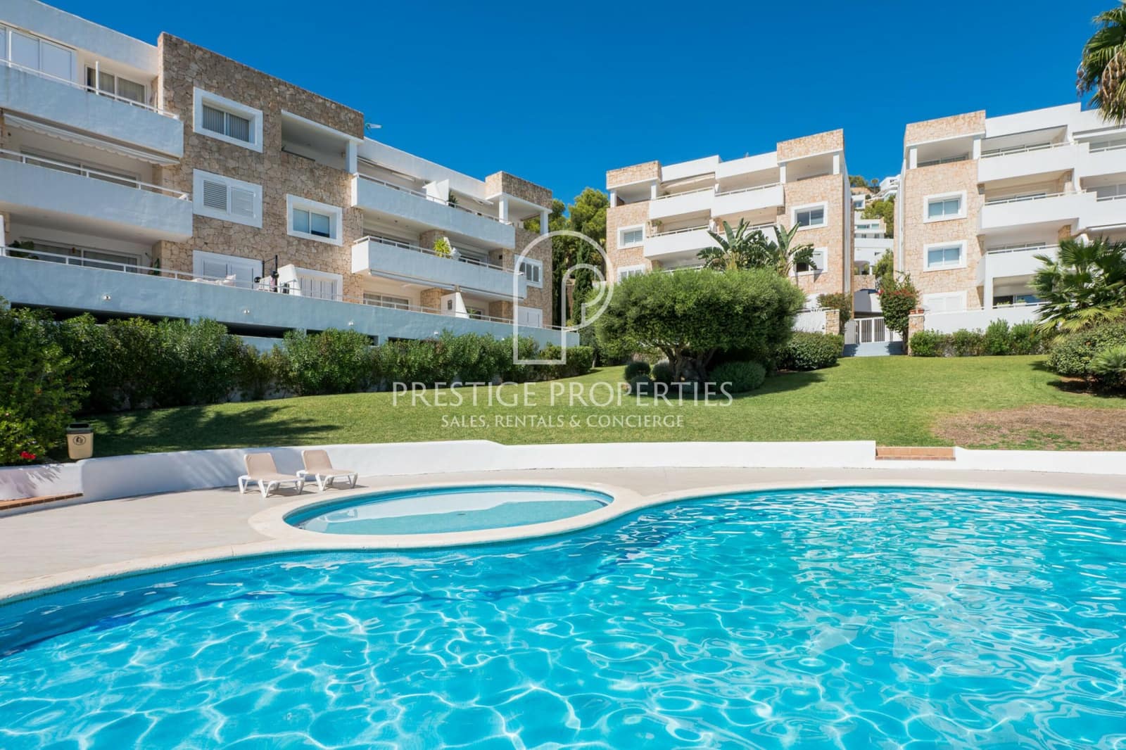 2 bedroom Apartment for sale in Santa Eulalia / Santa Eularia with pool garage - € 680,000 (Ref: 10113484)