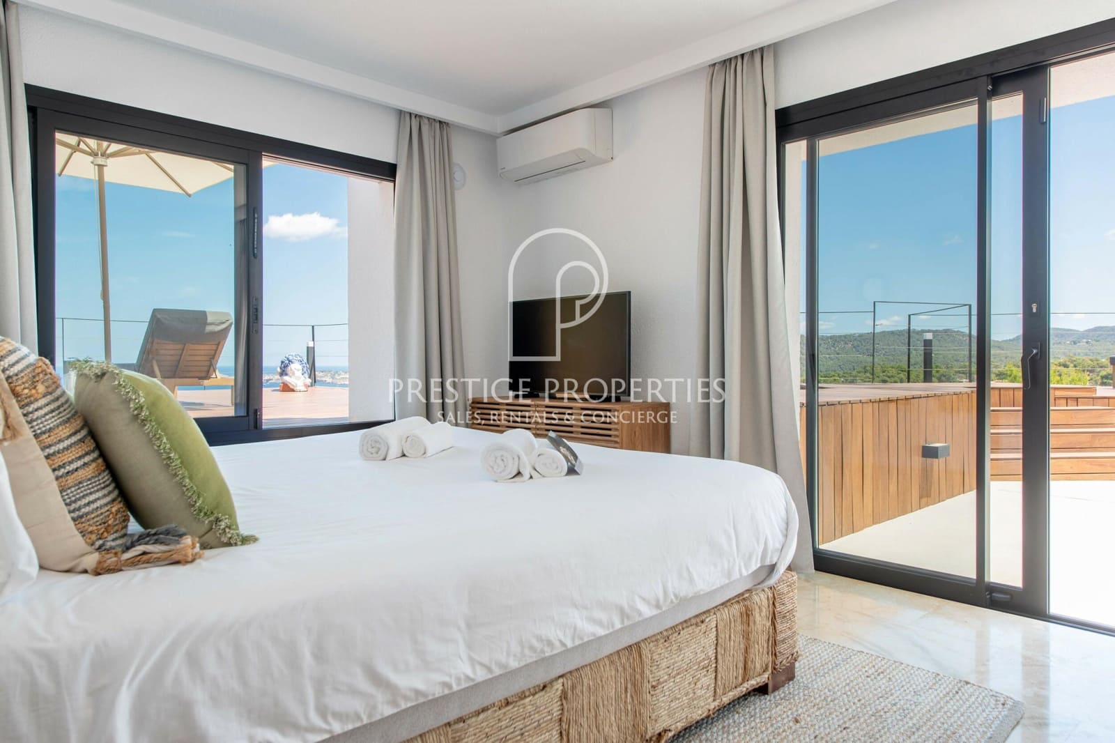 6 bedroom Villa for sale in San Jose / Sant Josep de Sa Talaia with pool garage - € 8,500,000 (Ref: 10118657)