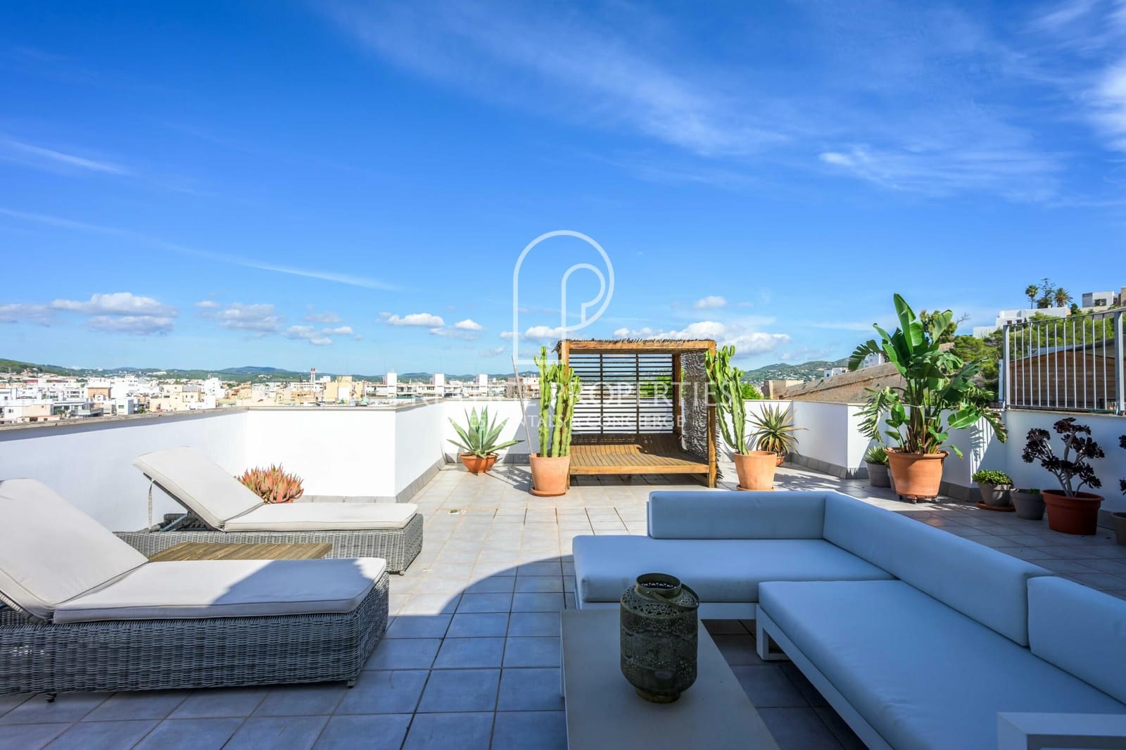 2 bedroom Penthouse for sale in Ibiza / Eivissa town with garage - € 790,000 (Ref: 10168023)