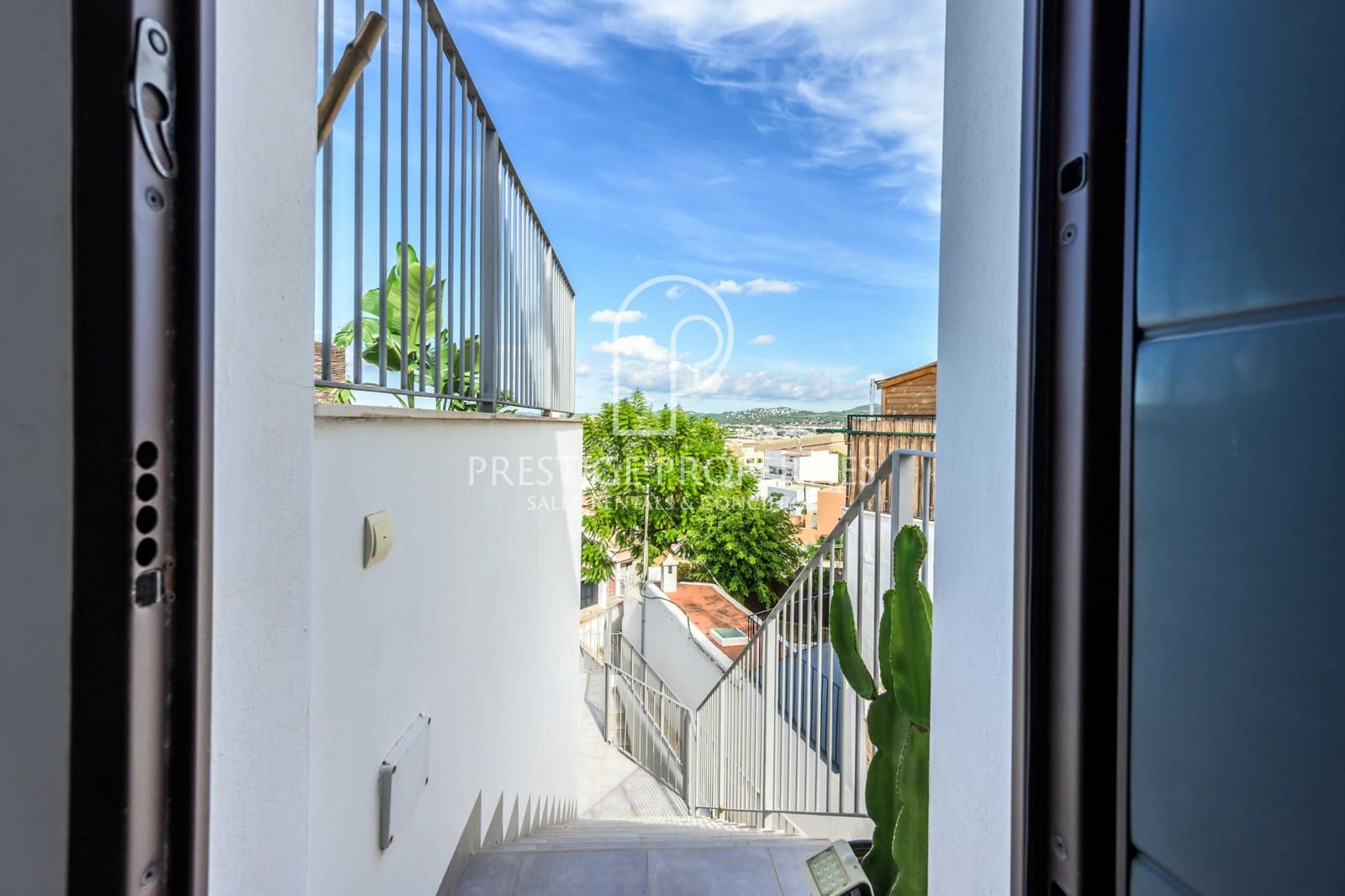 2 bedroom Penthouse for sale in Ibiza / Eivissa town with garage - € 790,000 (Ref: 10168023)