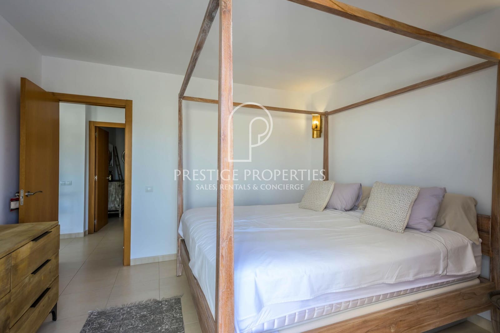 2 bedroom Penthouse for sale in Ibiza / Eivissa town with garage - € 790,000 (Ref: 10168023)