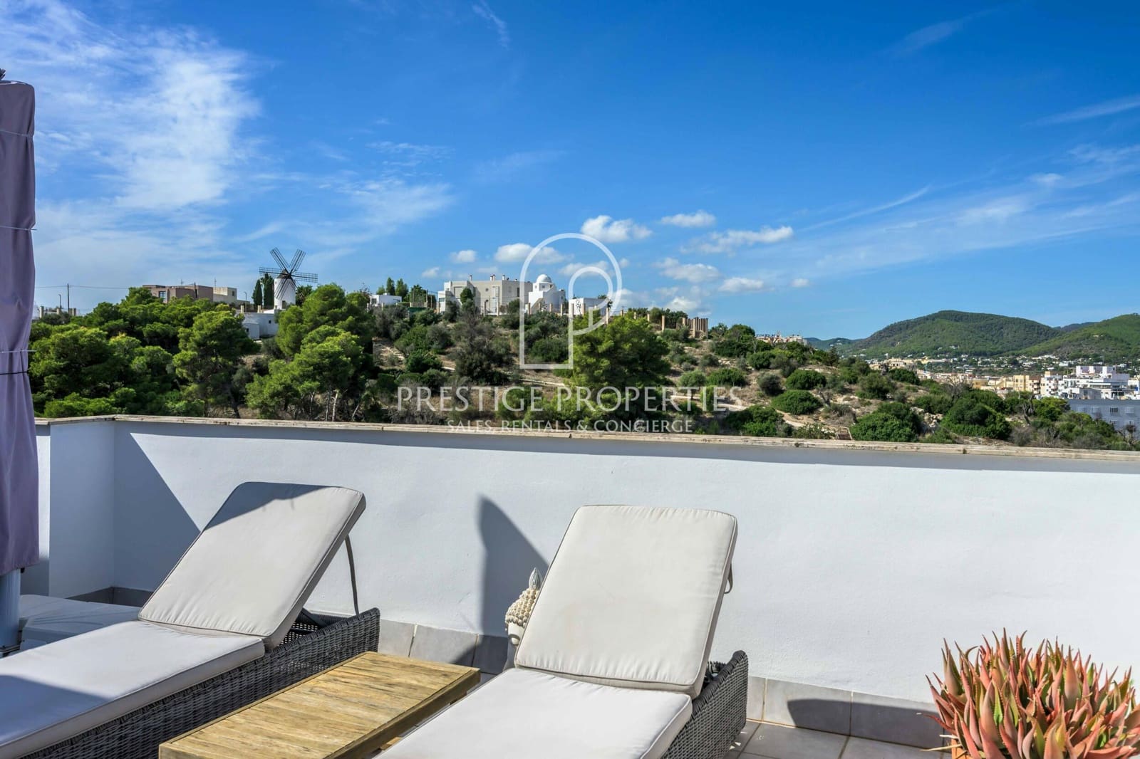 2 bedroom Penthouse for sale in Ibiza / Eivissa town with garage - € 790,000 (Ref: 10168023)