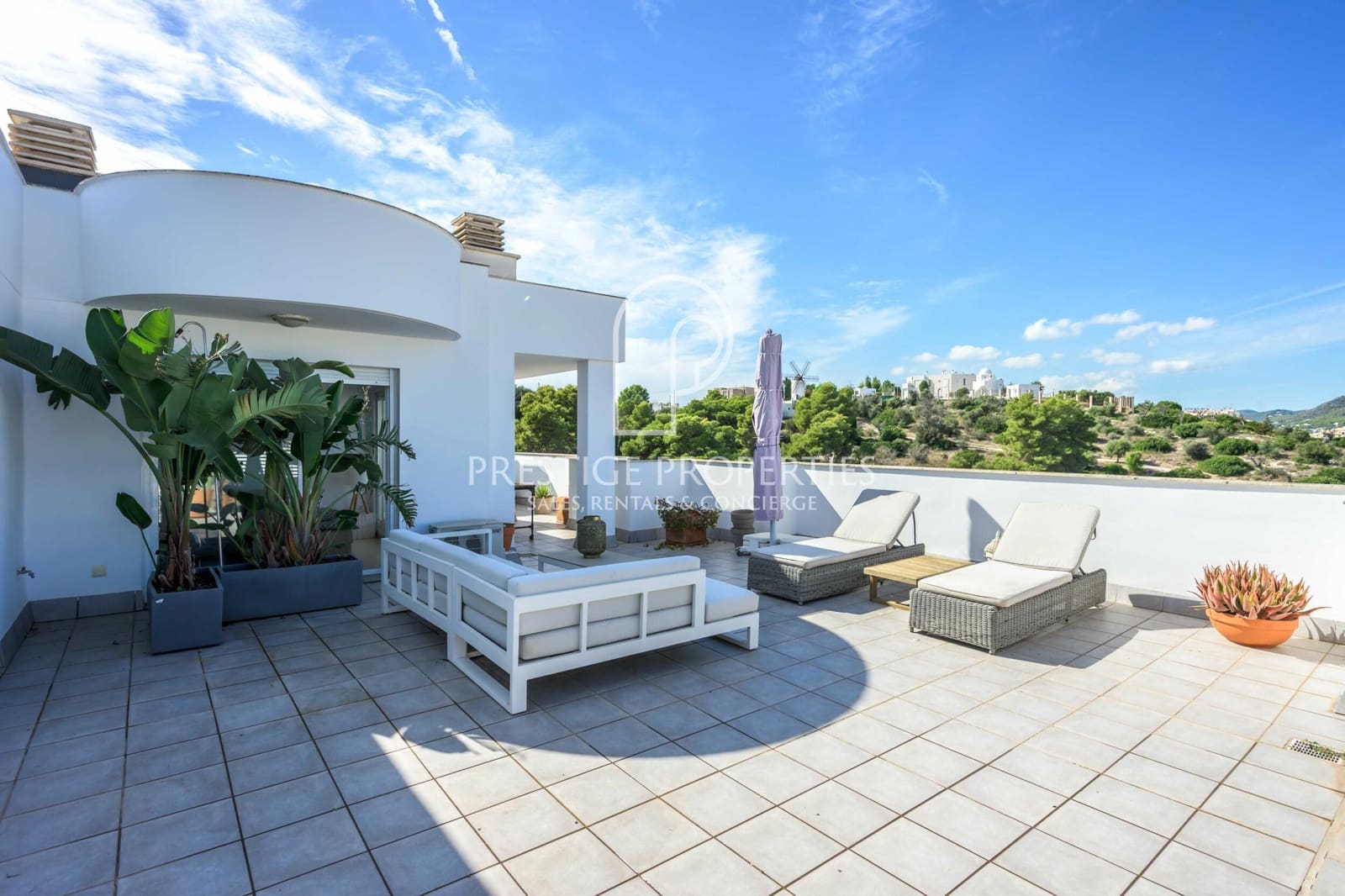 2 bedroom Penthouse for sale in Ibiza / Eivissa town with garage - € 790,000 (Ref: 10168023)