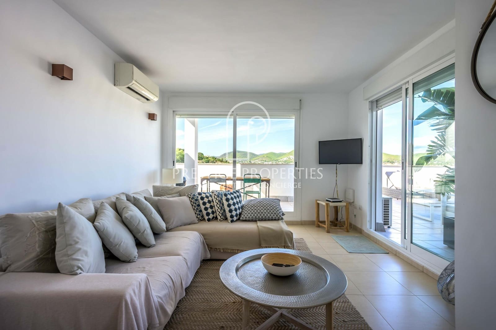 2 bedroom Penthouse for sale in Ibiza / Eivissa town with garage - € 790,000 (Ref: 10168023)