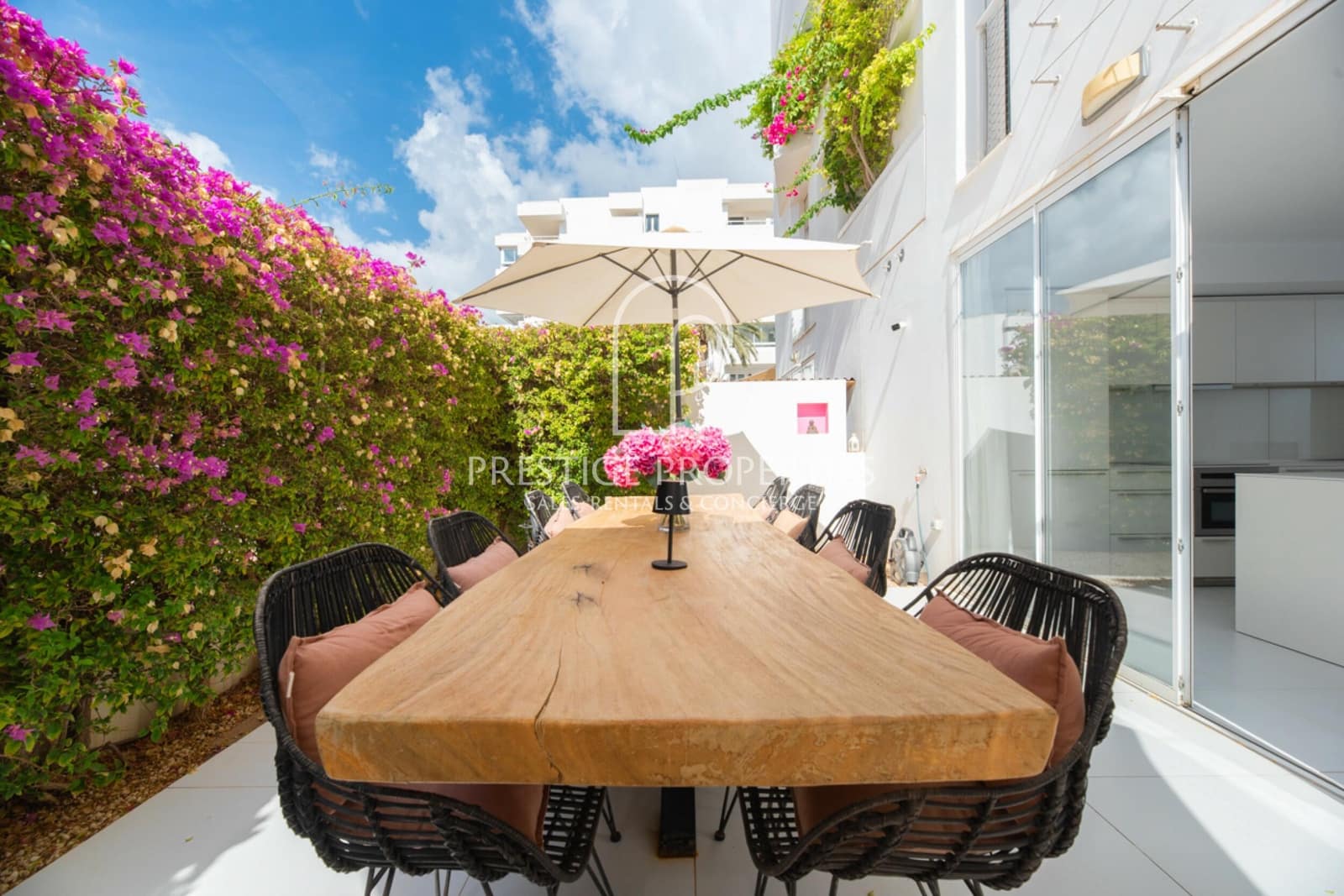 2 slaapkamer Flat te koop in Ibiza dorp met zwembad garage - € 750.000 (Ref: 7877403)