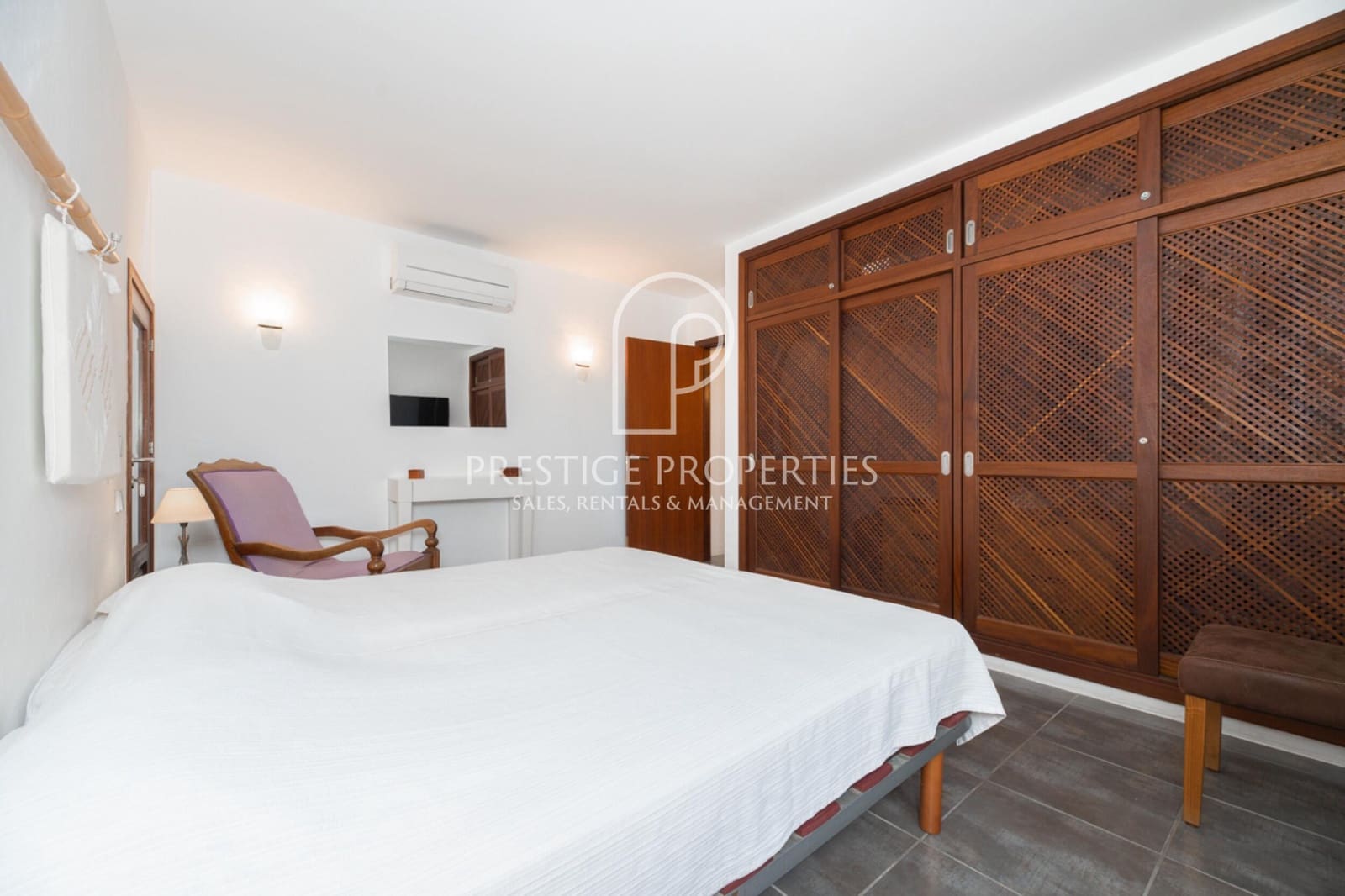 4 soveværelse Finca/Landehus til salg i Sant Joan de Labritja med swimmingpool garage - € 2.190.000 (Ref: 7921564)