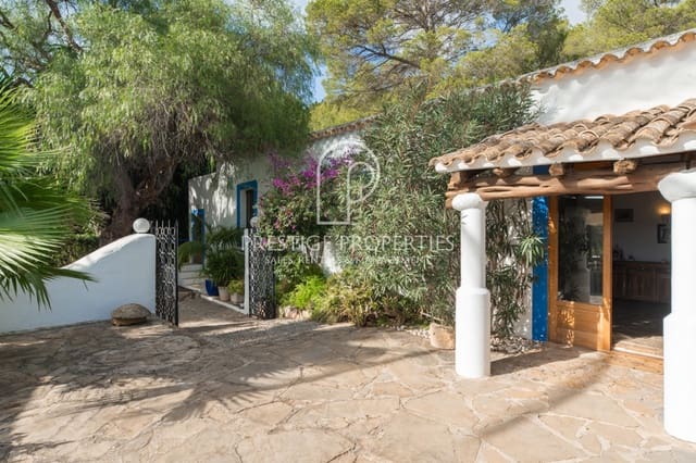 4 soveværelse Finca/Landehus til salg i Sant Joan de Labritja med swimmingpool garage - € 2.190.000 (Ref: 7921564)