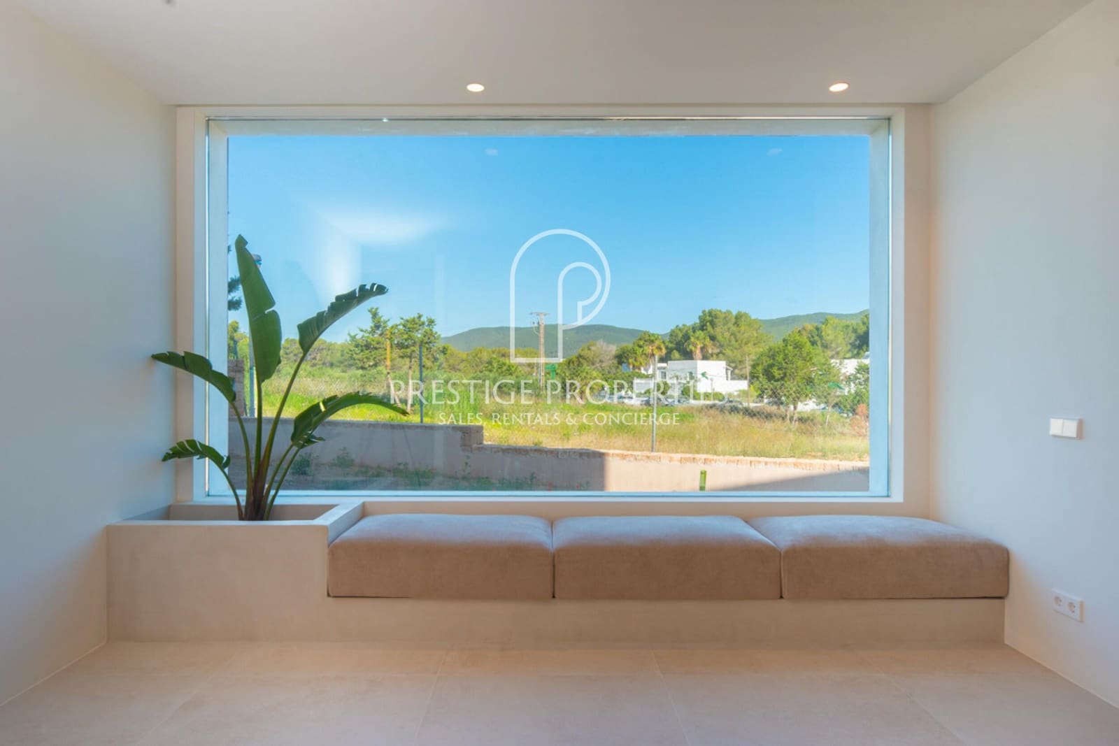 6 bedroom Villa for sale in Santa Eulalia / Santa Eularia with pool garage - € 3,400,000 (Ref: 8113280)