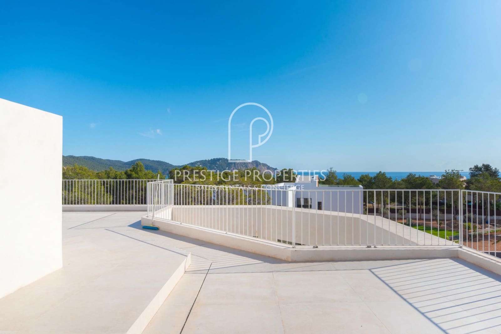6 bedroom Villa for sale in Santa Eulalia / Santa Eularia with pool garage - € 3,400,000 (Ref: 8113280)