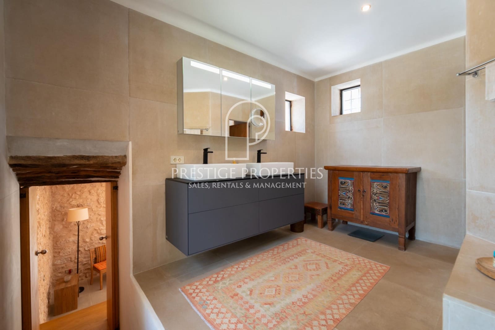 5 soveværelse Finca/Landehus til salg i Sant Antoni de Portmany med swimmingpool garage - € 4.940.000 (Ref: 8390093)