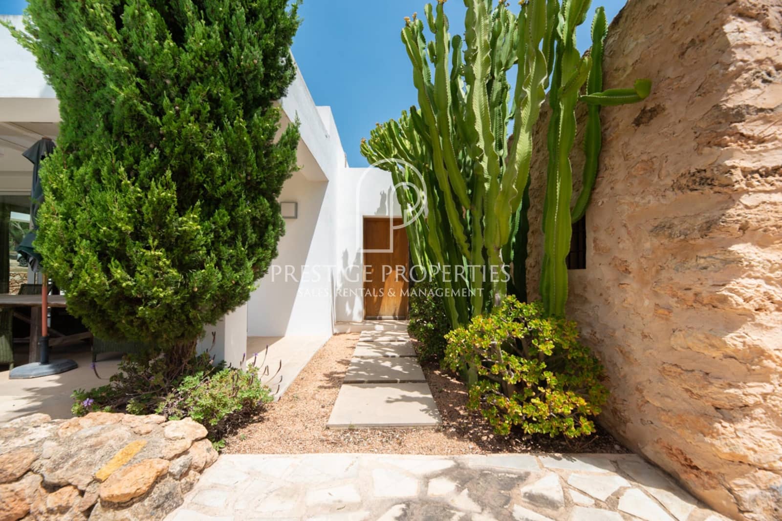 5 soveværelse Finca/Landehus til salg i Sant Antoni de Portmany med swimmingpool garage - € 4.940.000 (Ref: 8390093)