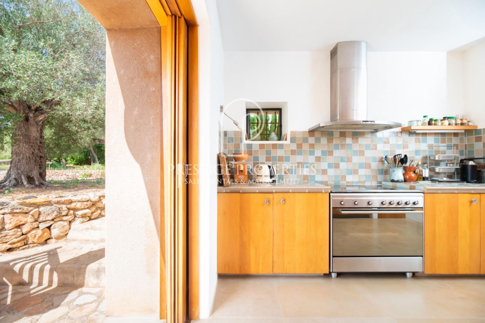 5 soveværelse Finca/Landehus til salg i Sant Antoni de Portmany med swimmingpool garage - € 4.940.000 (Ref: 8390093)