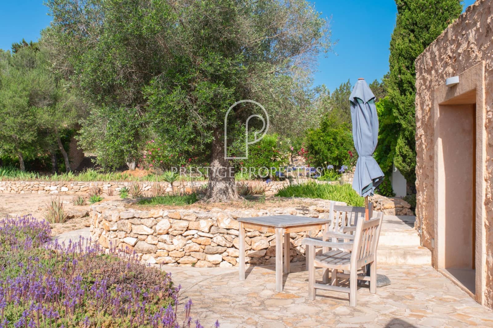 5 soveværelse Finca/Landehus til salg i Sant Antoni de Portmany med swimmingpool garage - € 4.940.000 (Ref: 8390093)