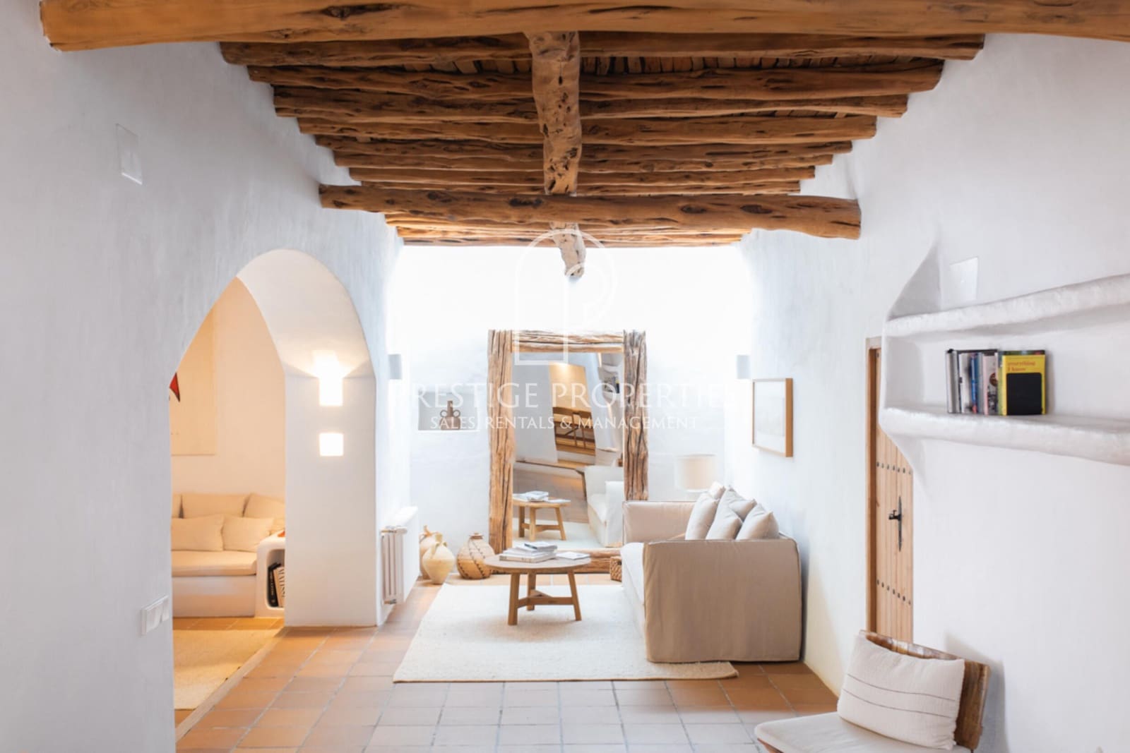 8 soveværelse Finca/Landehus til salg i Santa Eulalia / Santa Eularia med swimmingpool garage - € 6.900.000 (Ref: 8447576)