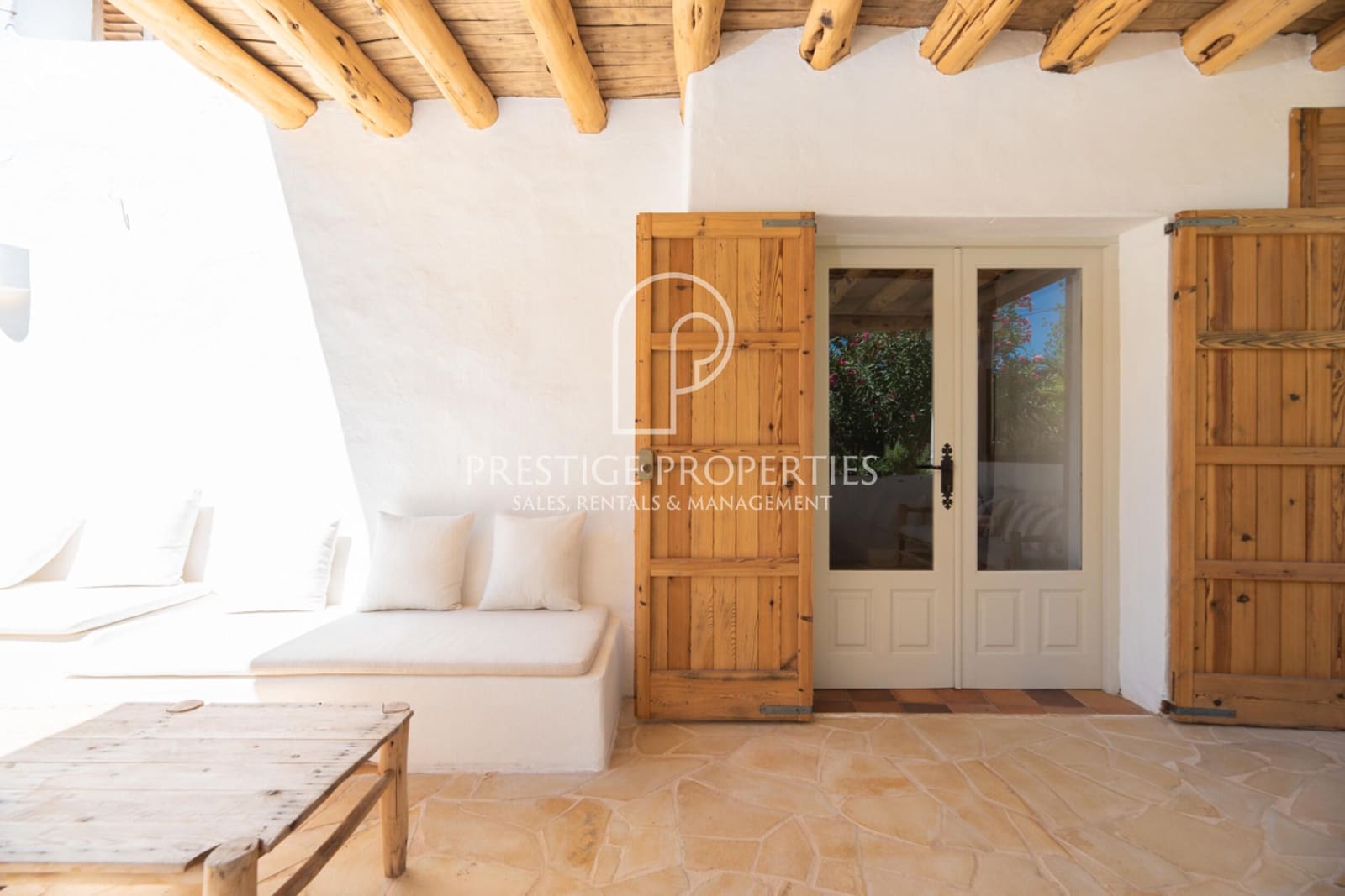 8 soveværelse Finca/Landehus til salg i Santa Eulalia / Santa Eularia med swimmingpool garage - € 6.900.000 (Ref: 8447576)