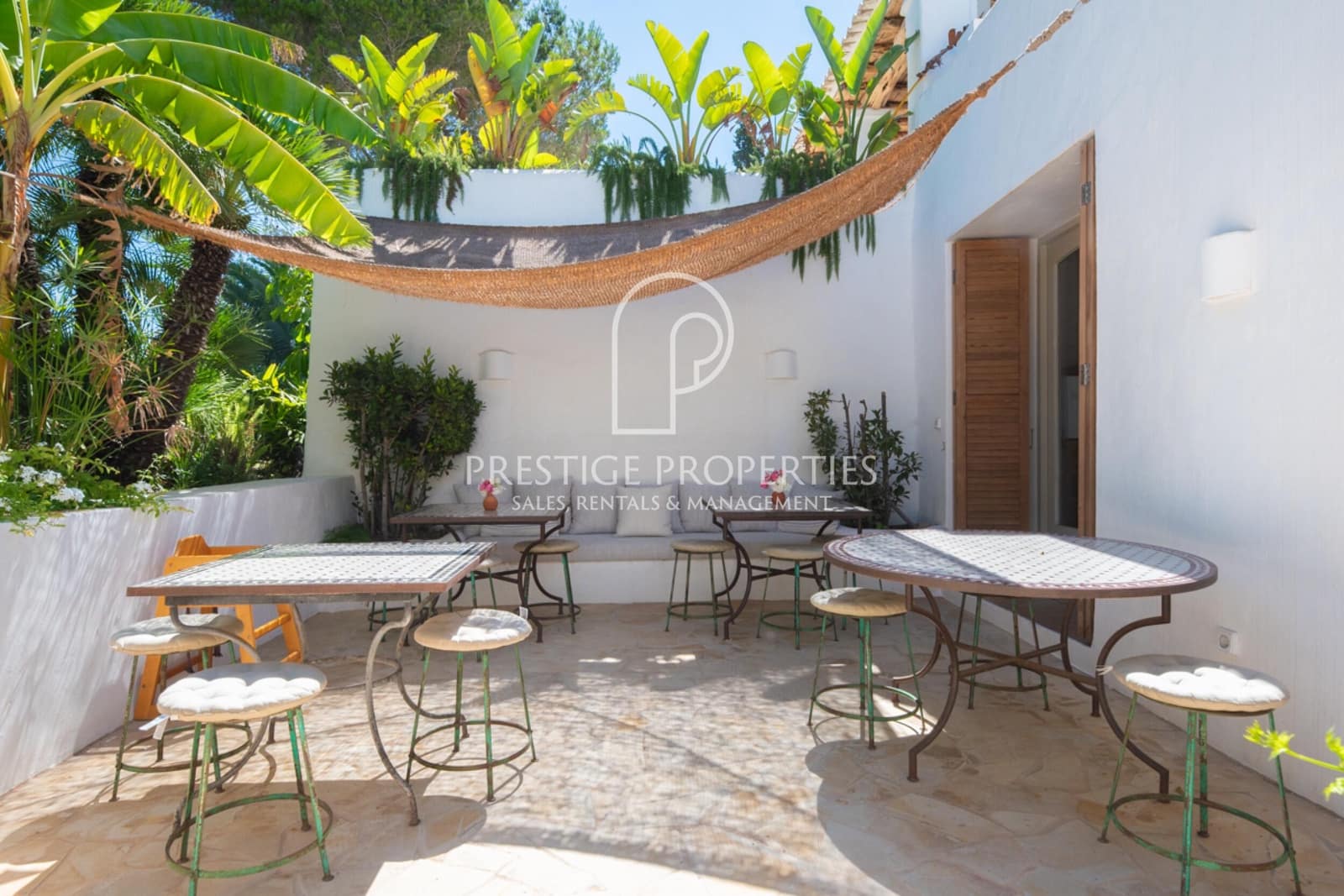 8 soveværelse Finca/Landehus til salg i Santa Eulalia / Santa Eularia med swimmingpool garage - € 6.900.000 (Ref: 8447576)