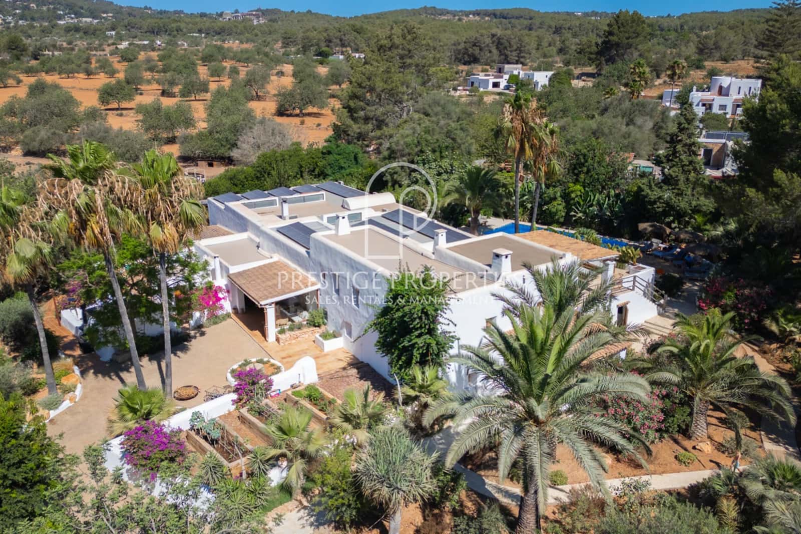 8 soveværelse Finca/Landehus til salg i Santa Eulalia / Santa Eularia med swimmingpool garage - € 6.900.000 (Ref: 8447576)