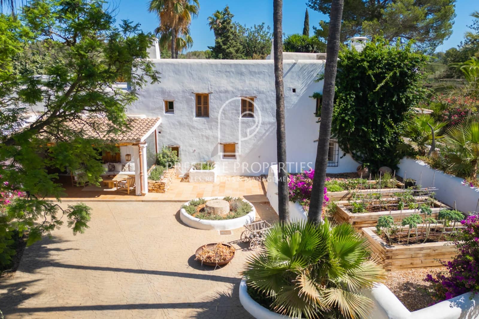 8 soveværelse Finca/Landehus til salg i Santa Eulalia / Santa Eularia med swimmingpool garage - € 6.900.000 (Ref: 8447576)